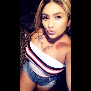 Meet your Posher, Bee